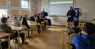 Policjanci promowali klasę mundurową podczas dni otwartych